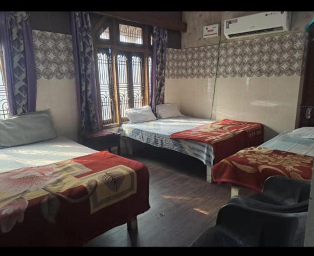 Kashi Annapurna Guest House Varanasi Quarto foto